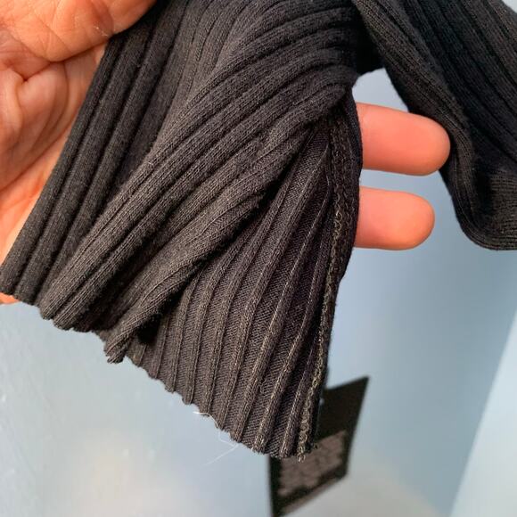 NWT Michael Lauren x REVOLVE Ribbed Cold Shoulder Top in Black Size XS - Picture 5 of 7